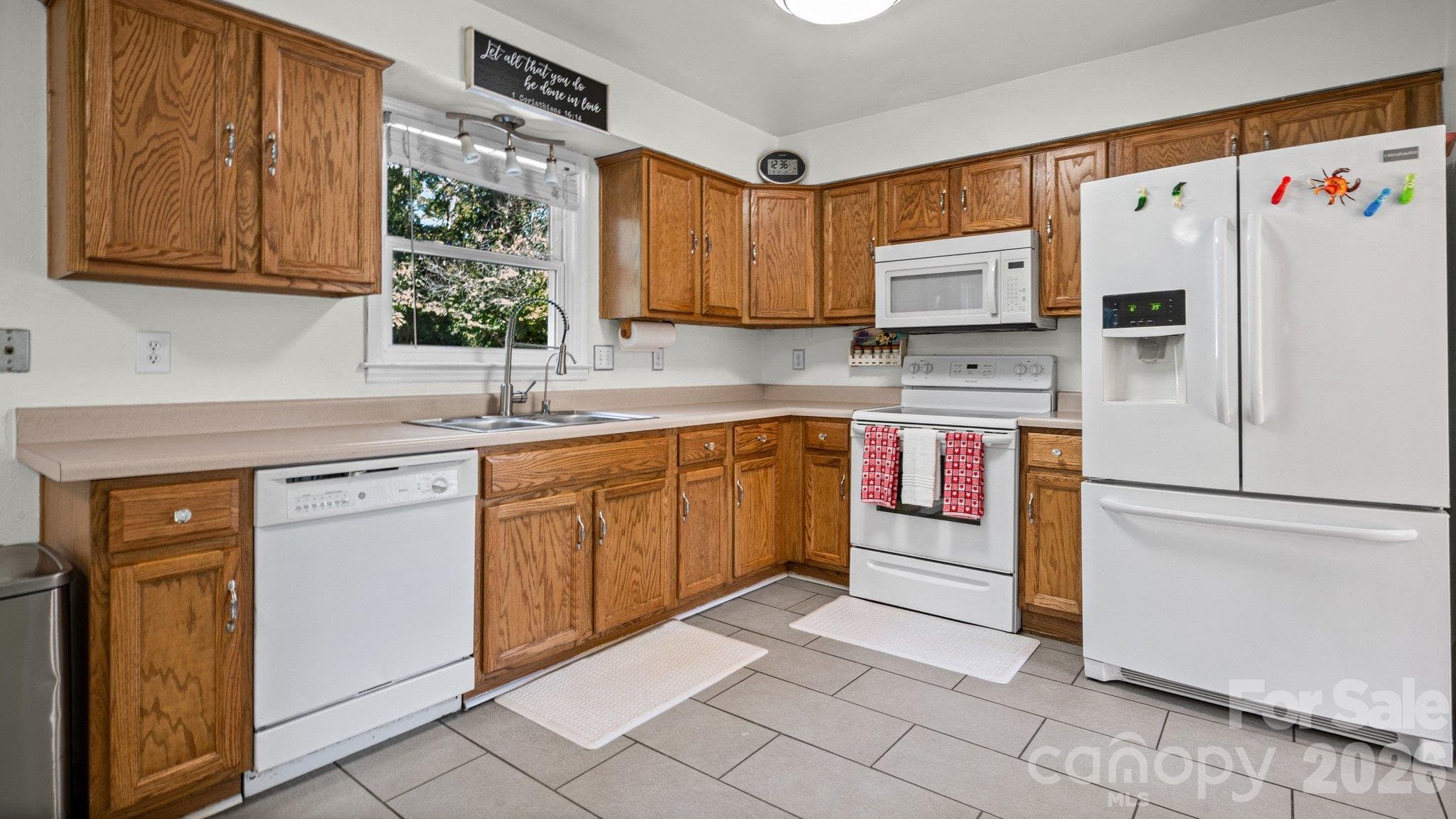 Single Family Residence at 7425 Riding Trail Road, Charlotte, photo 14 of 40
