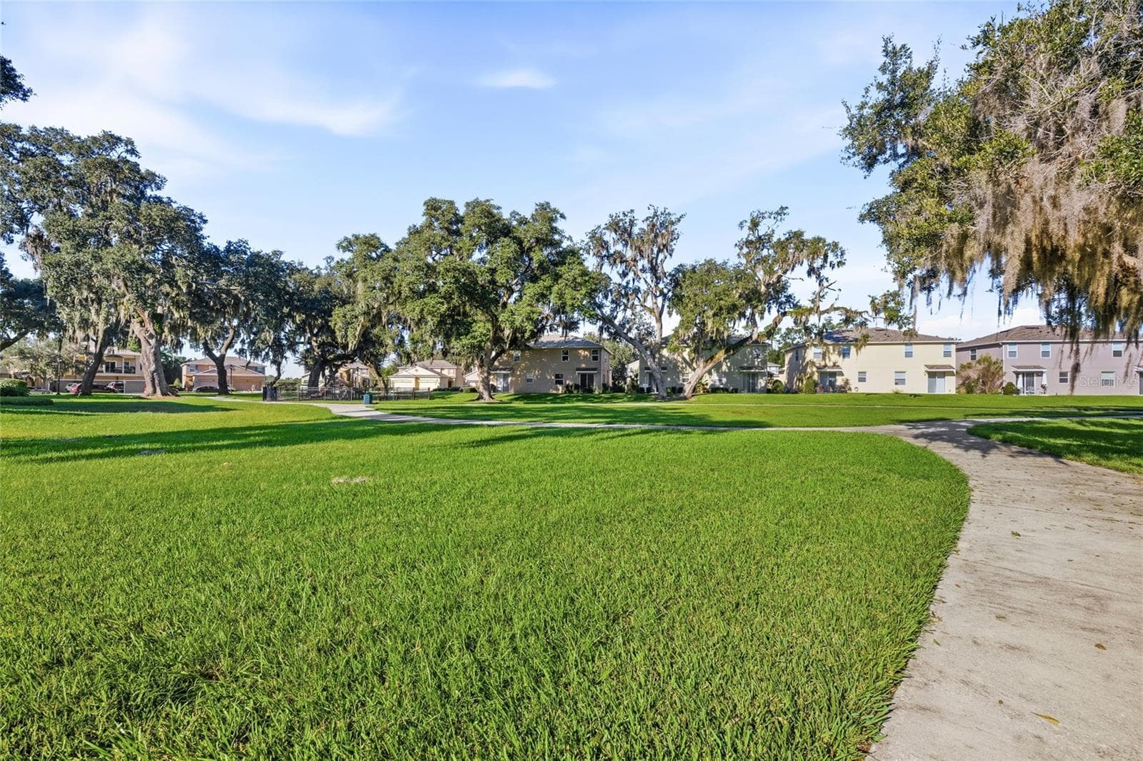Dog walk park area - 15613 BOGGY OAK CIR #110A, WINTER GARDEN
