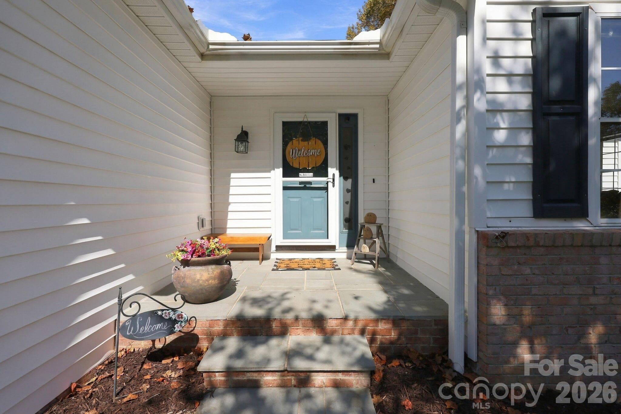 Single Family Residence at 6 Pebble Beach Court, Etowah, photo 2 of 38