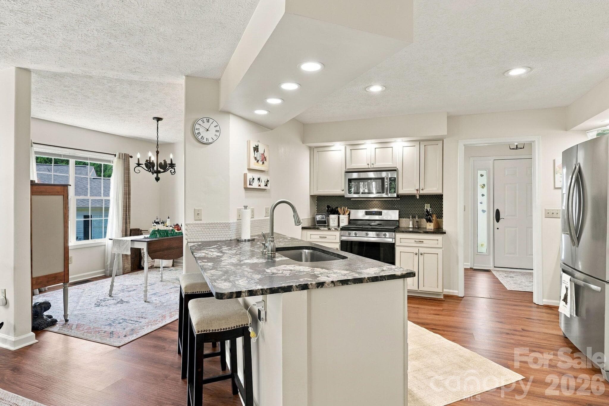 Single Family Residence at 6 Pebble Beach Court, Etowah, photo 6 of 38