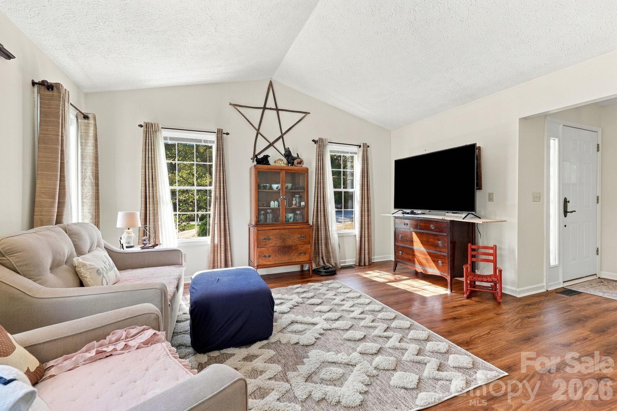 Single Family Residence at 6 Pebble Beach Court, Etowah, photo 12 of 38