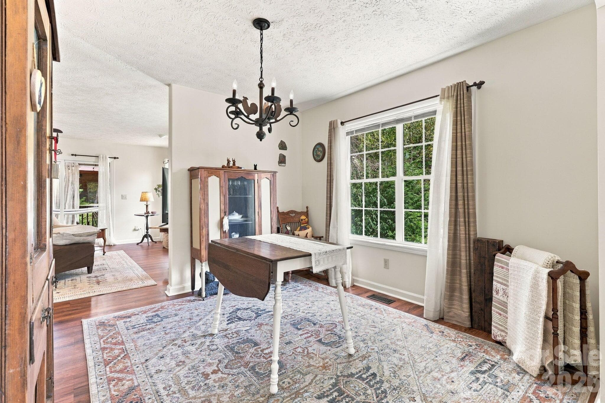 Single Family Residence at 6 Pebble Beach Court, Etowah, photo 14 of 38