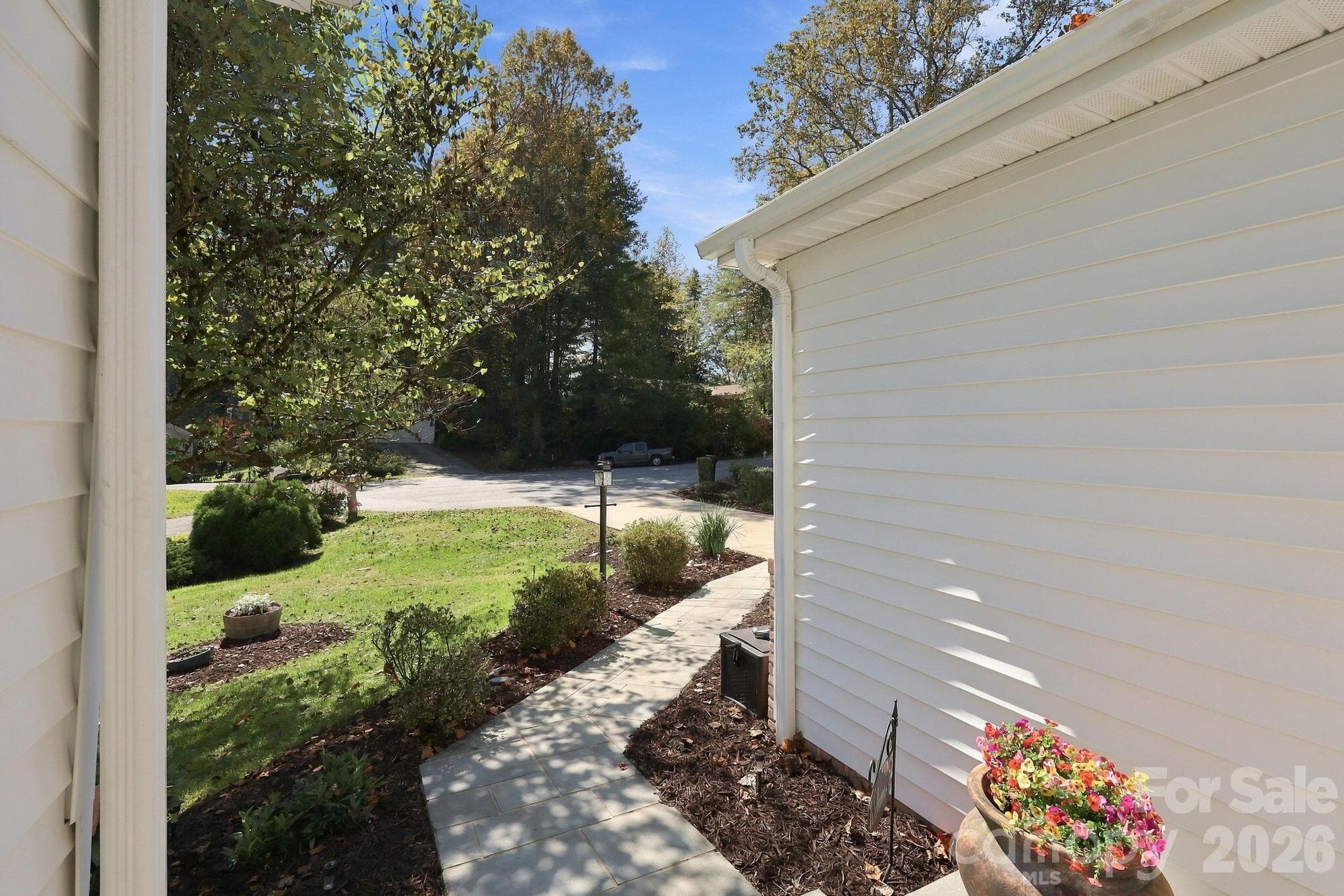 Single Family Residence at 6 Pebble Beach Court, Etowah, photo 32 of 38