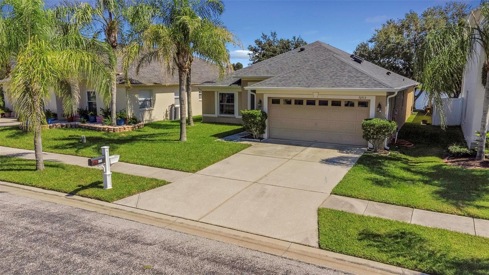 Single Family Residence at 30913 BRIDGEGATE DR, WESLEY CHAPEL, photo 4 of 77