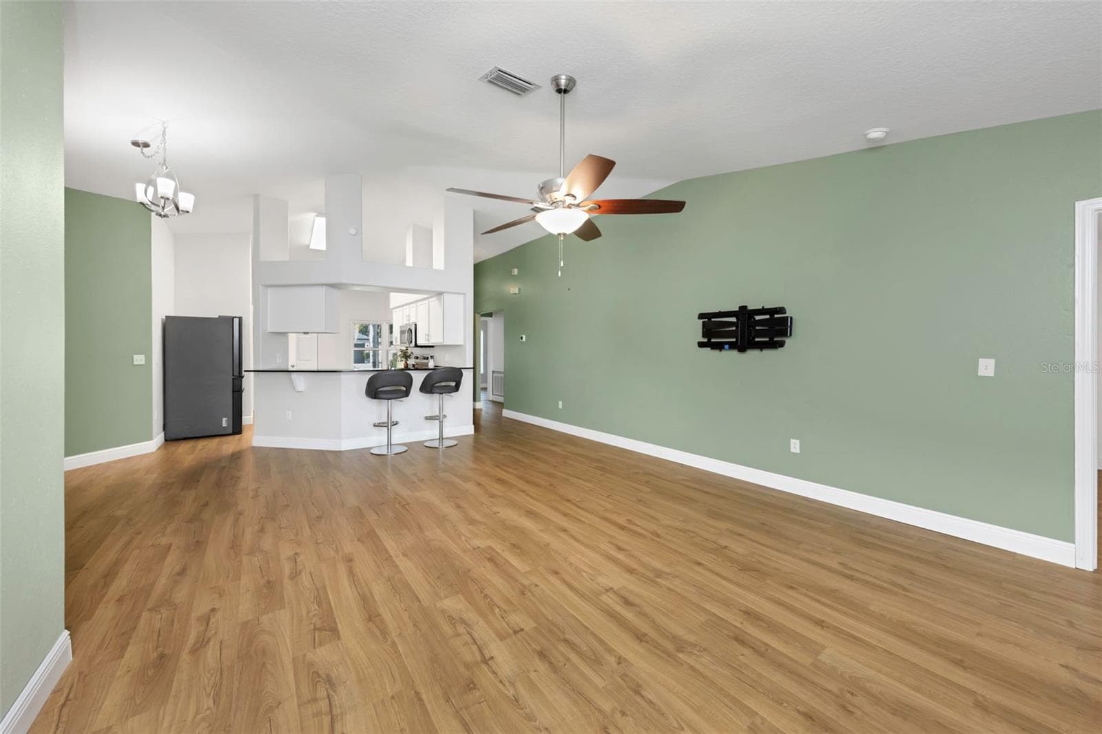 Single Family Residence at 30913 BRIDGEGATE DR, WESLEY CHAPEL, photo 10 of 77