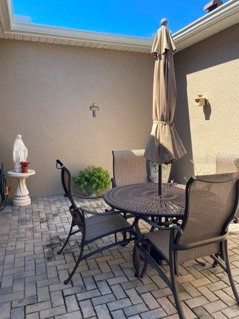 Courtyard - 558 SHINING ARMOR LN, LONGWOOD