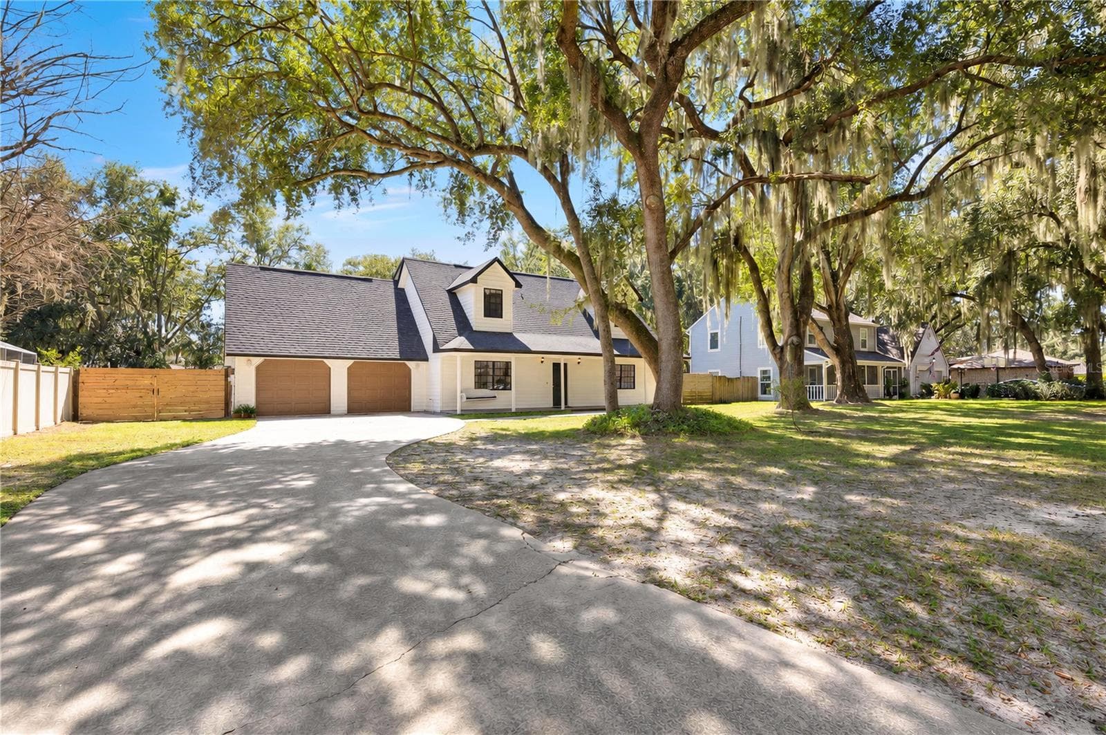 Single Family Residence at 1520 SHADY OAK DR, KISSIMMEE, photo 3 of 34