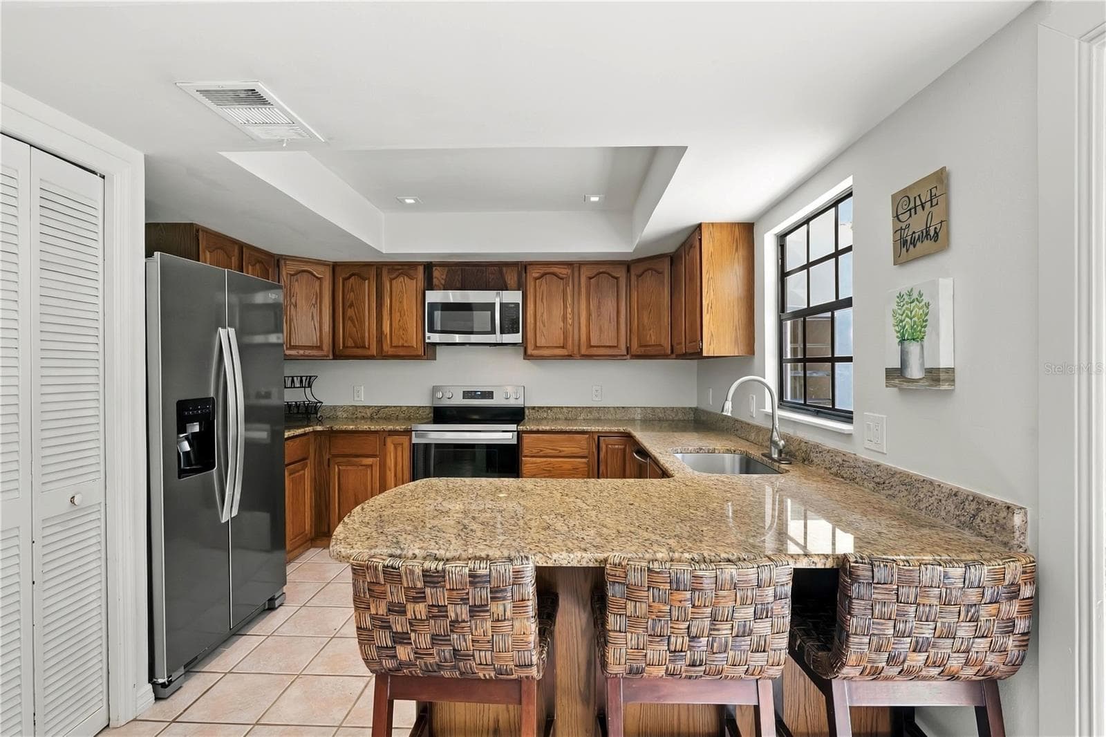 Single Family Residence at 1520 SHADY OAK DR, KISSIMMEE, photo 9 of 34