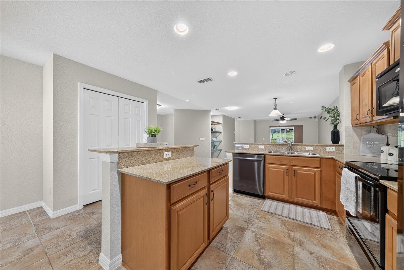 Villa at 21630 BELGIAN CT, MOUNT DORA, photo 13 of 40