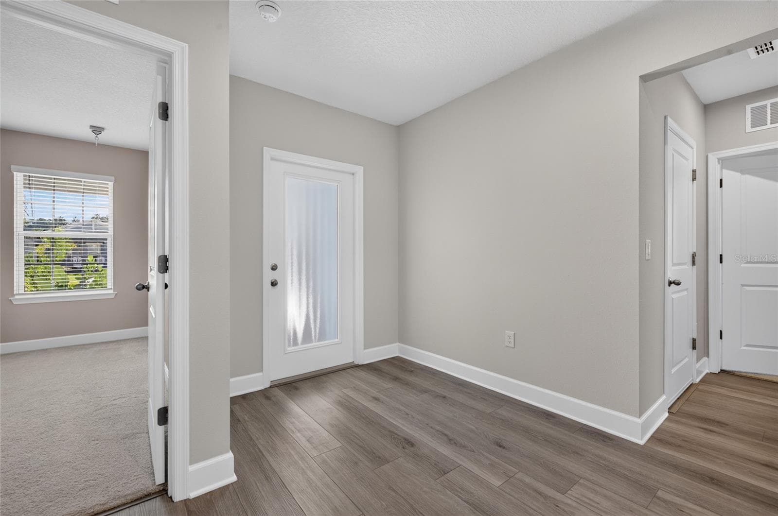 Foyer-Home now vacant - 222 EAGLE HARBOR WAY, DAYTONA BEACH