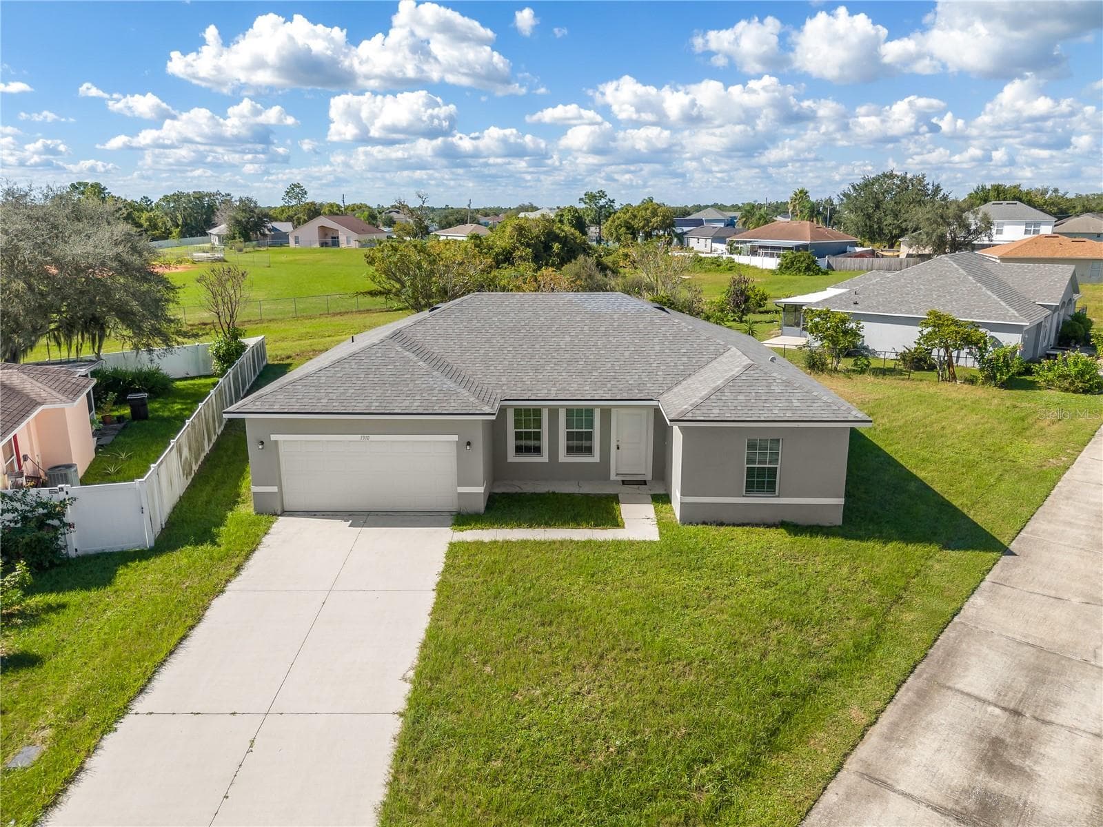 Single Family Residence at 1910 LAKEVIEW LN, POINCIANA, photo 4 of 35