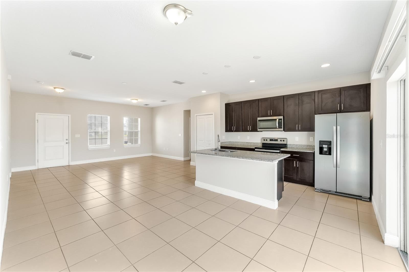 Single Family Residence at 1910 LAKEVIEW LN, POINCIANA, photo 7 of 35