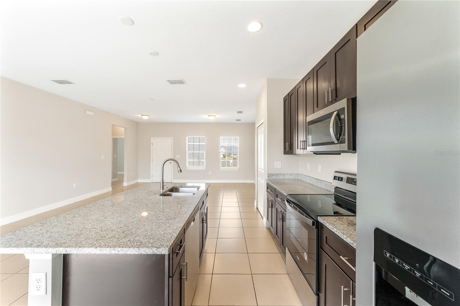 Single Family Residence at 1910 LAKEVIEW LN, POINCIANA, photo 8 of 35