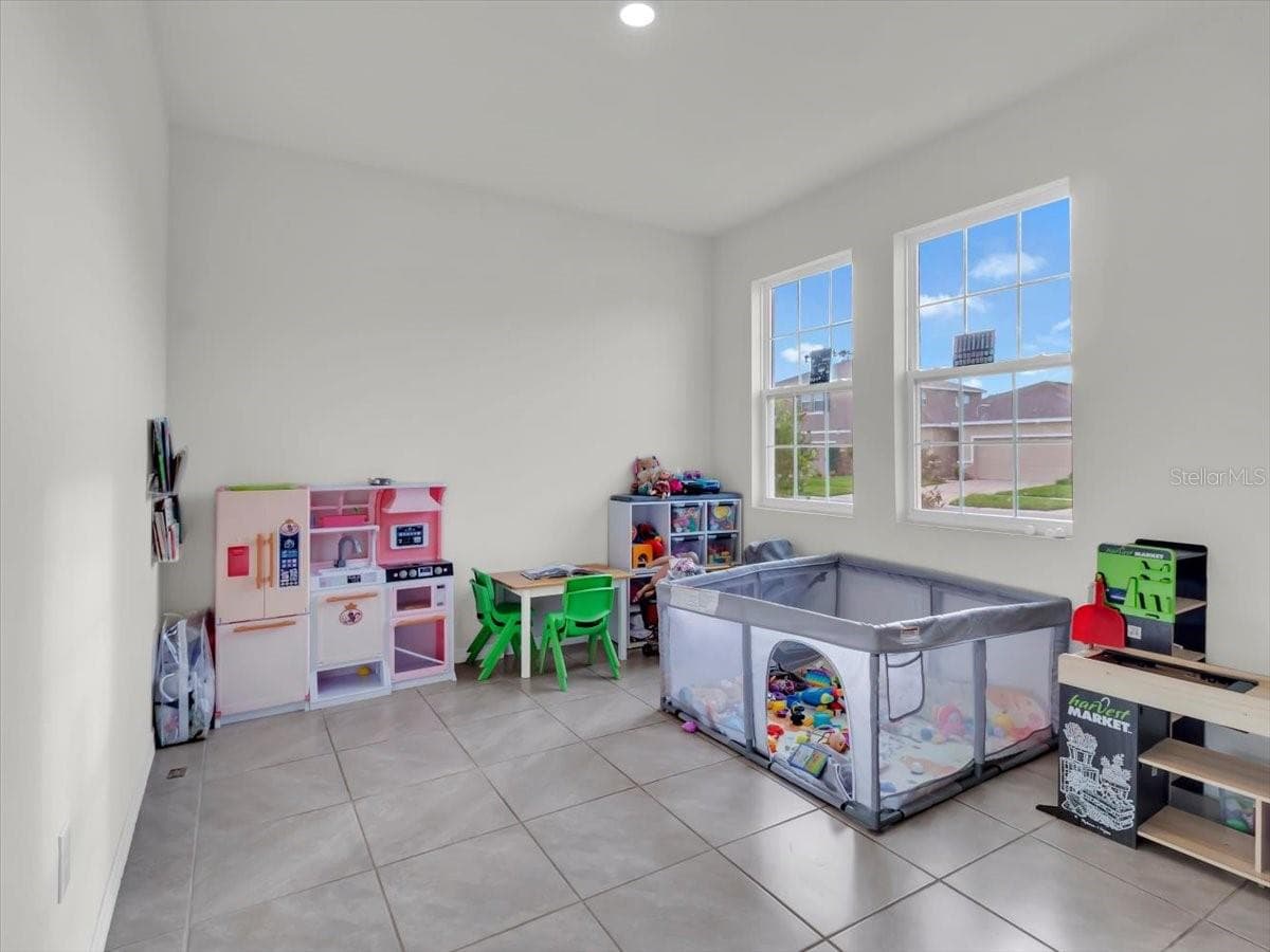 Single Family Residence at 5421 FLINT HILLS DR, WIMAUMA, photo 6 of 62