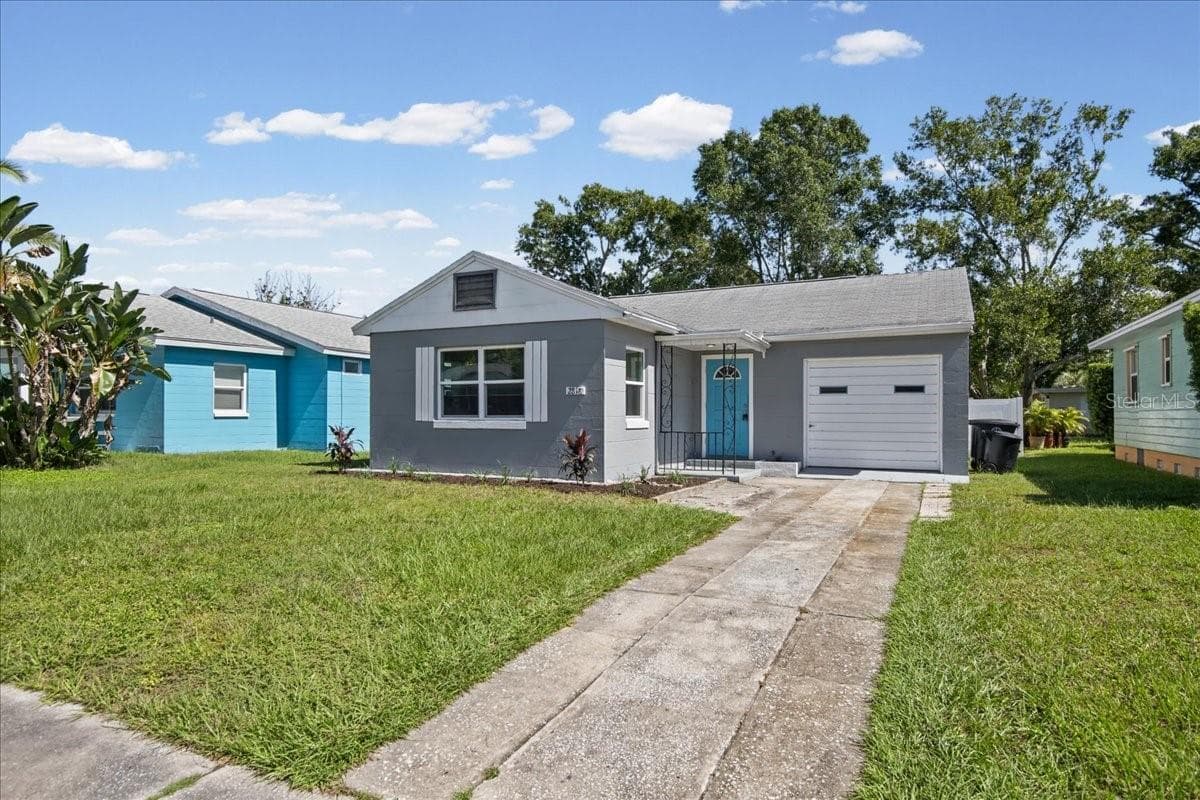 Single Family Residence at 2818 UPTON ST S, GULFPORT, photo 2 of 25