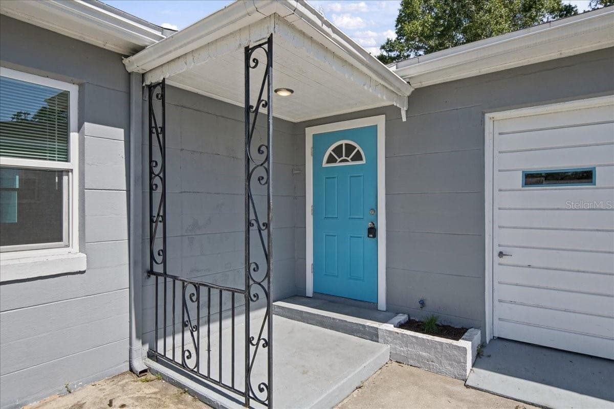 Single Family Residence at 2818 UPTON ST S, GULFPORT, photo 3 of 25