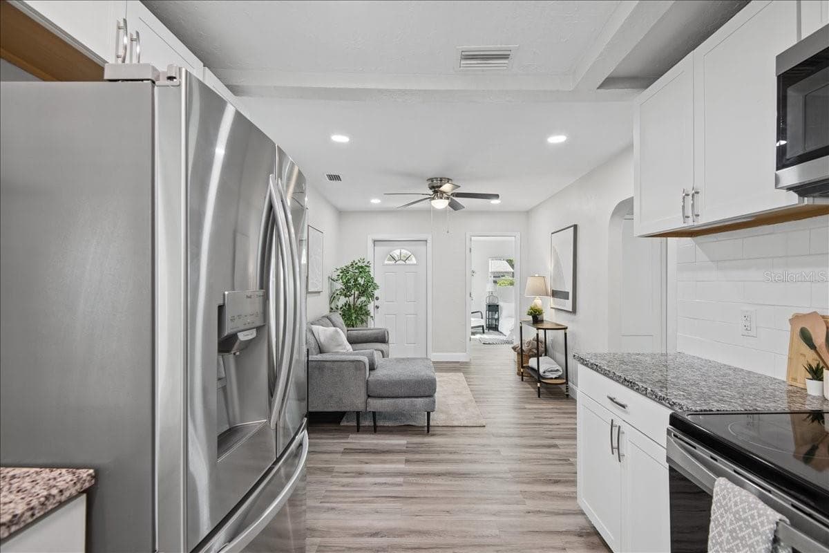 Single Family Residence at 2818 UPTON ST S, GULFPORT, photo 10 of 25