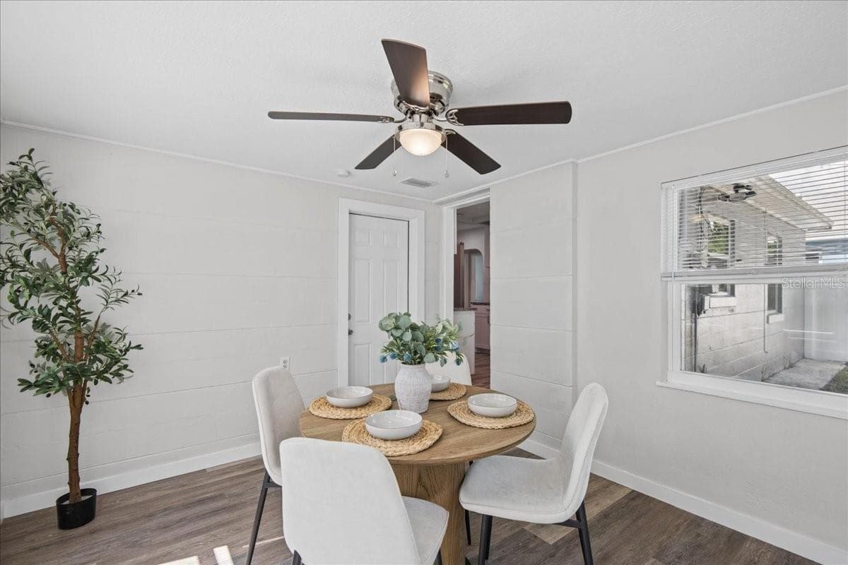 Single Family Residence at 2818 UPTON ST S, GULFPORT, photo 12 of 25