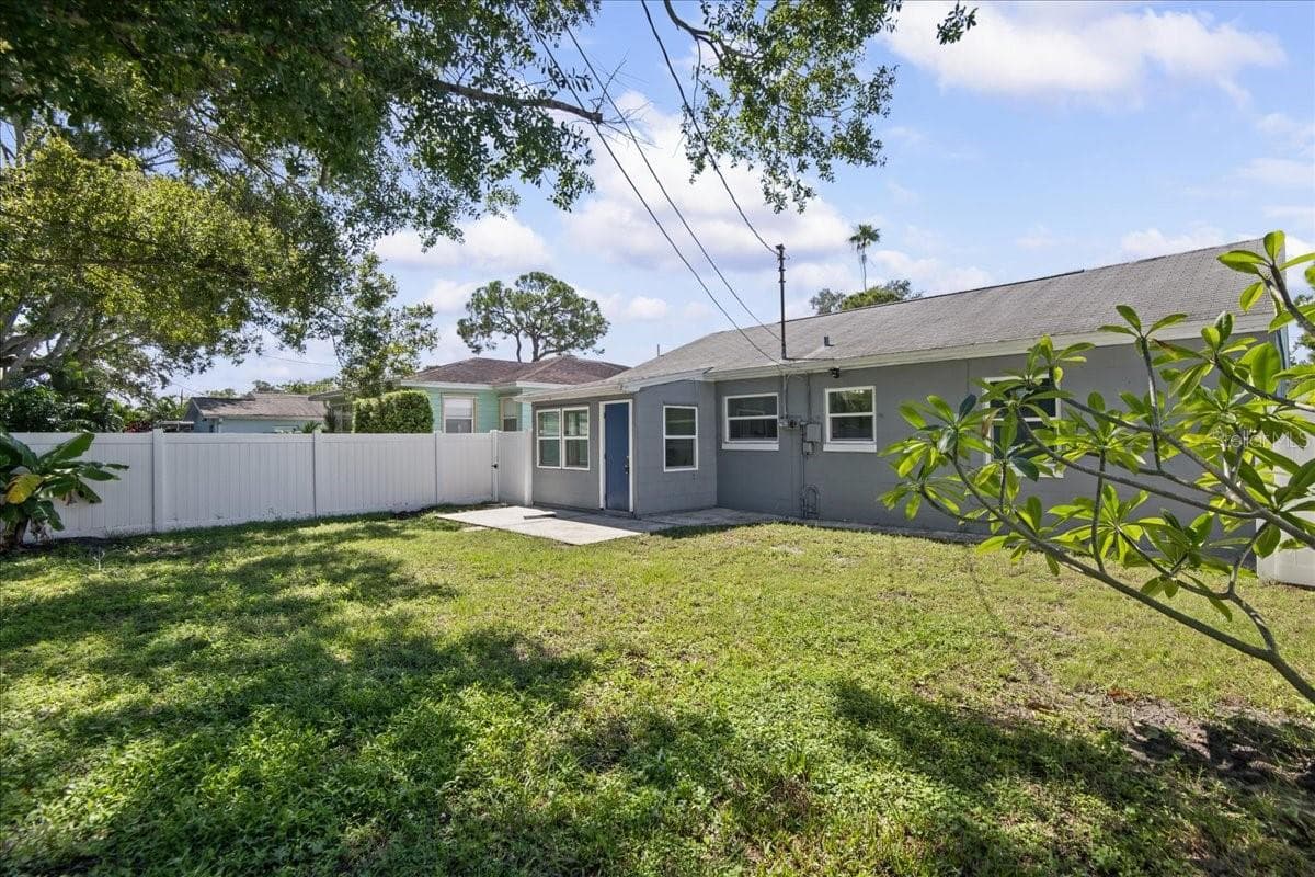 Single Family Residence at 2818 UPTON ST S, GULFPORT, photo 24 of 25