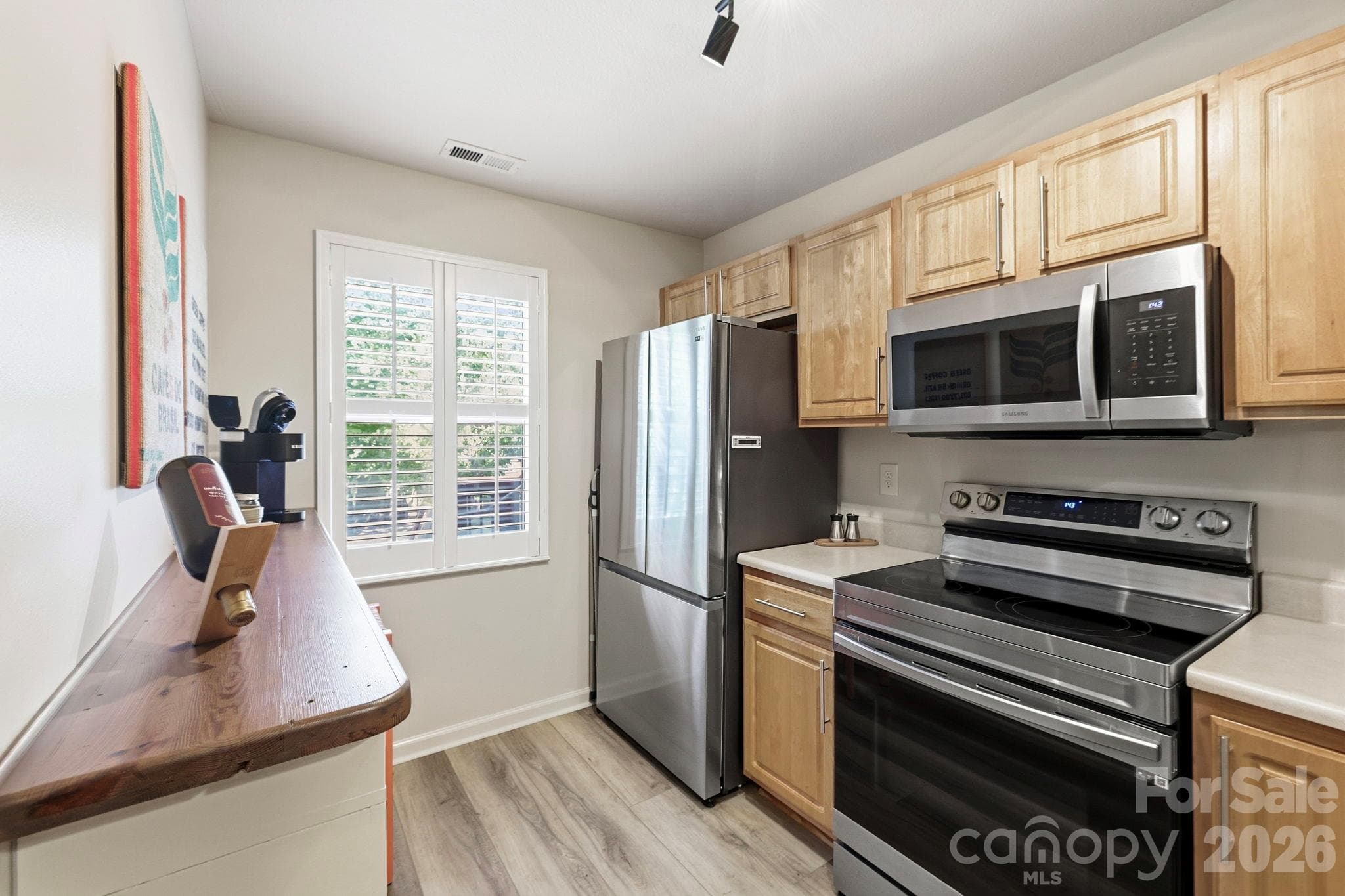 Kitchen - 805 Carlyle Way, Asheville