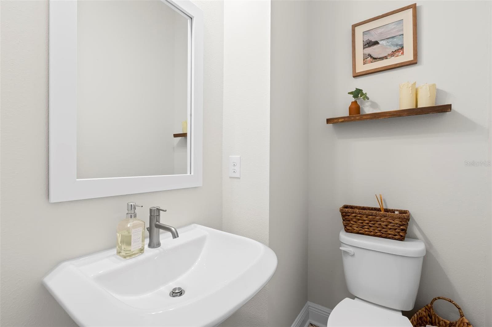 Half Bathroom - 206 S TAMPANIA AVE #6, TAMPA