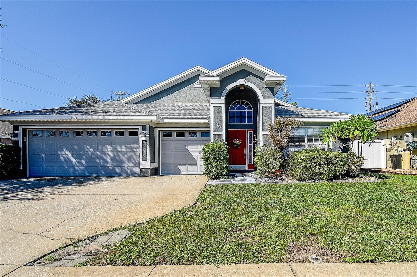Single Family Residence at 624 N LAKE BLVD, TARPON SPRINGS, photo 2 of 37