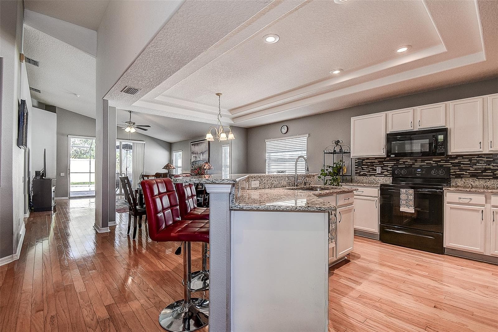 Single Family Residence at 624 N LAKE BLVD, TARPON SPRINGS, photo 10 of 37