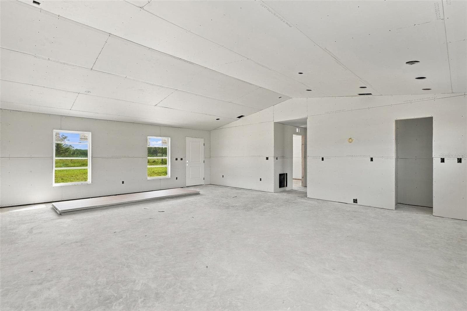 Single Family Residence at 4693 SW PROVAU AVE, ARCADIA, photo 8 of 45