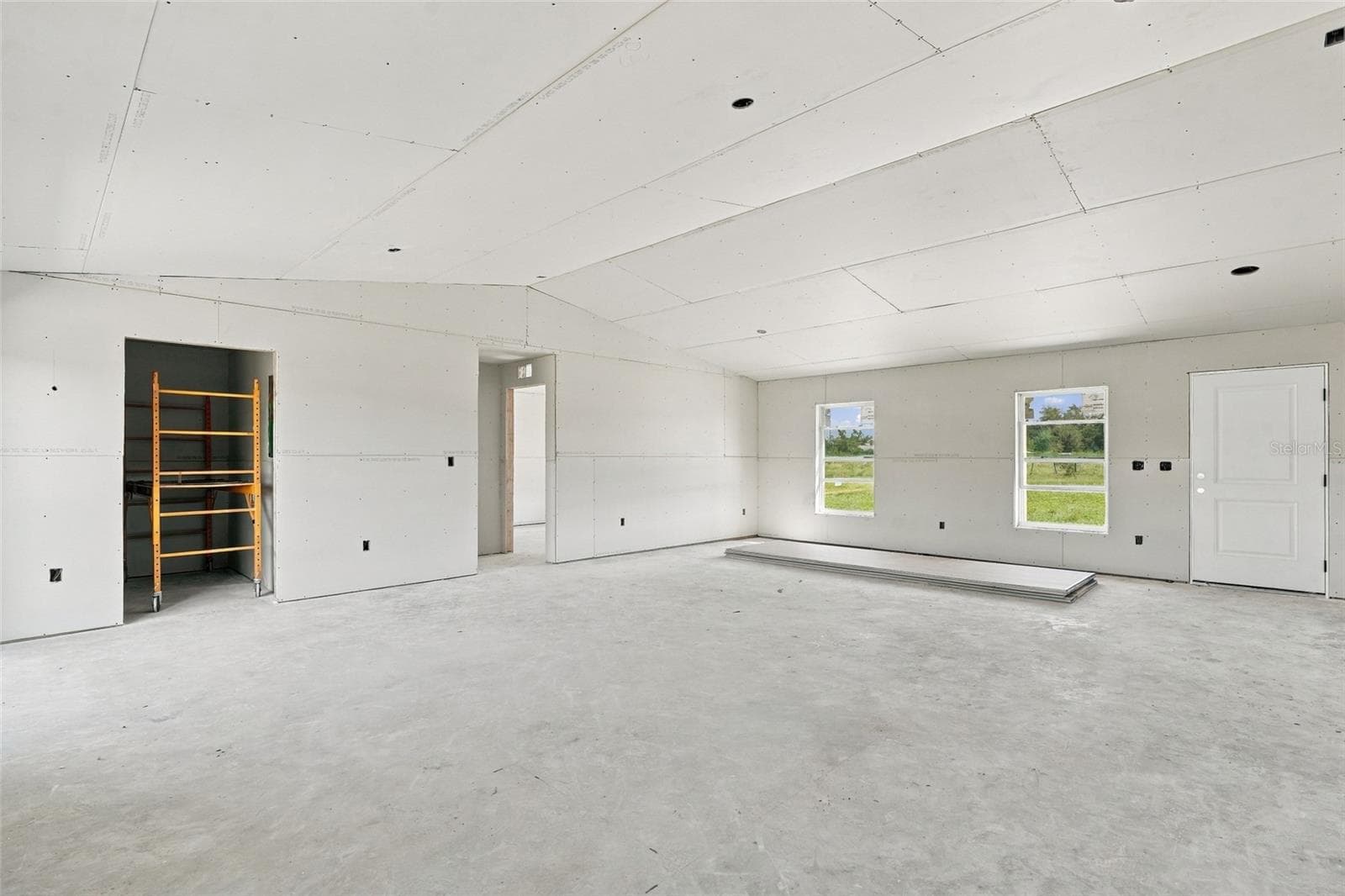 Single Family Residence at 4693 SW PROVAU AVE, ARCADIA, photo 9 of 45