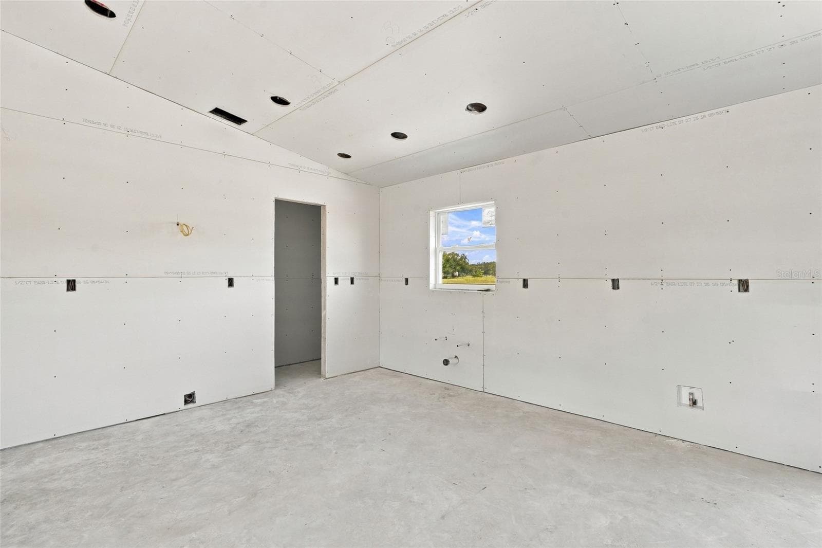 Single Family Residence at 4693 SW PROVAU AVE, ARCADIA, photo 12 of 45