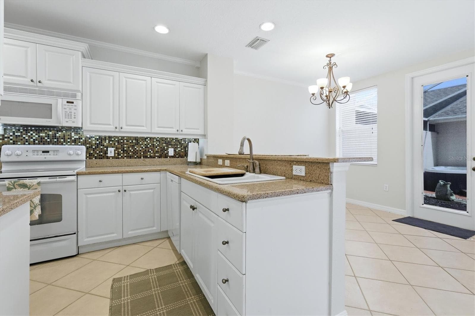 Townhouse at 5619 SIMONTON ST, BRADENTON, photo 15 of 55