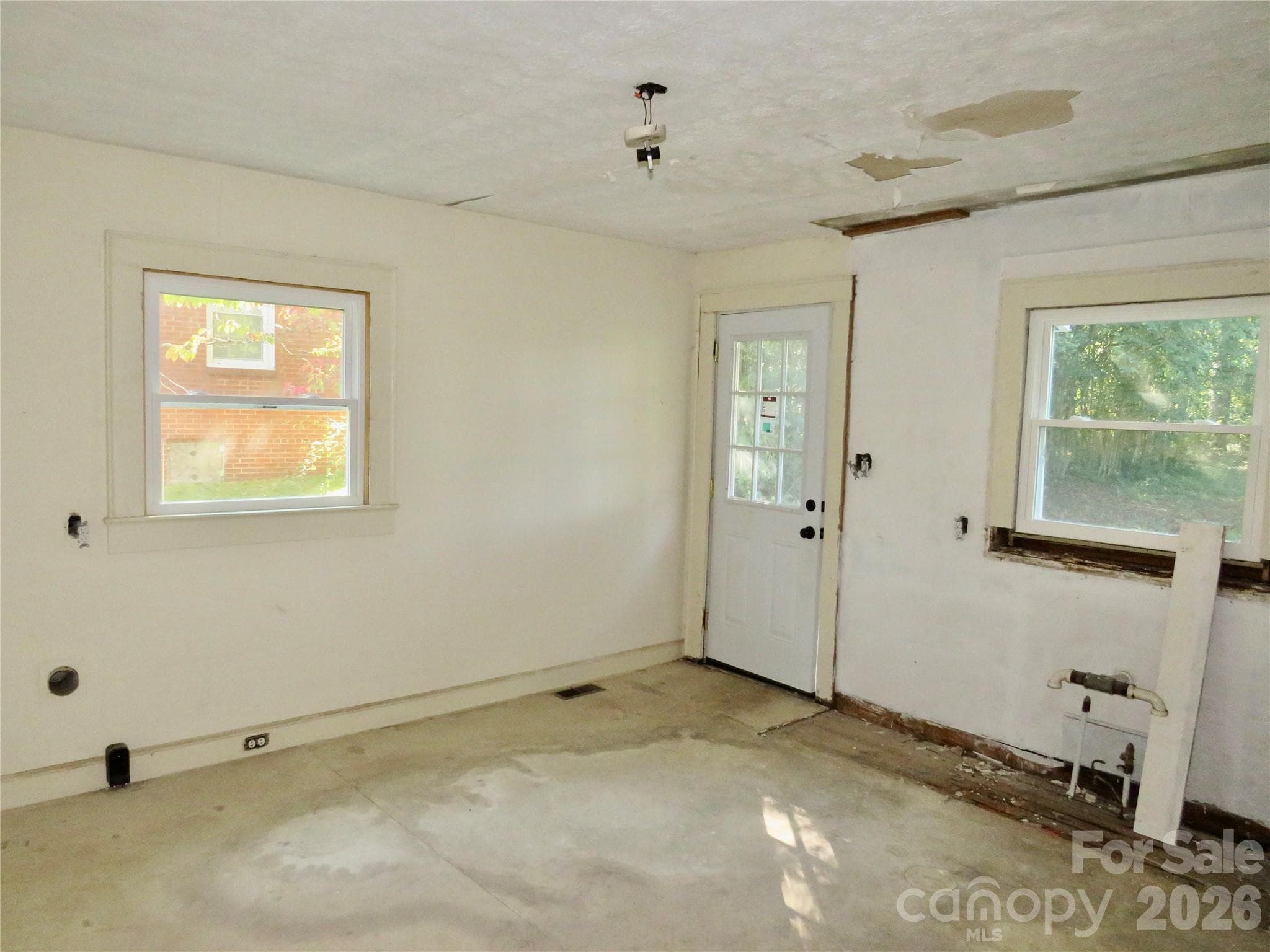 Kitchen - 803 W Elm Street, Shelby