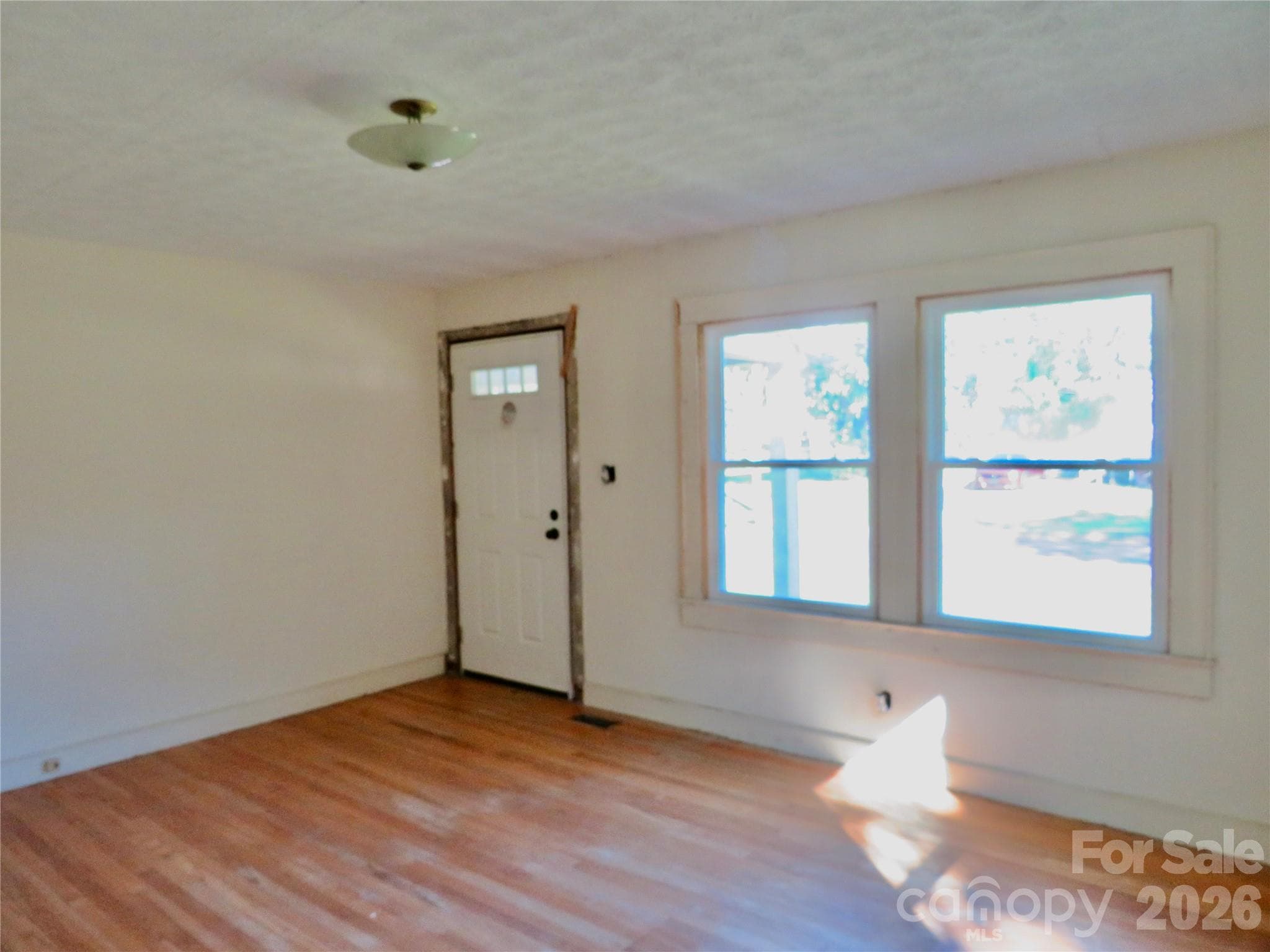 Living Room - 803 W Elm Street, Shelby