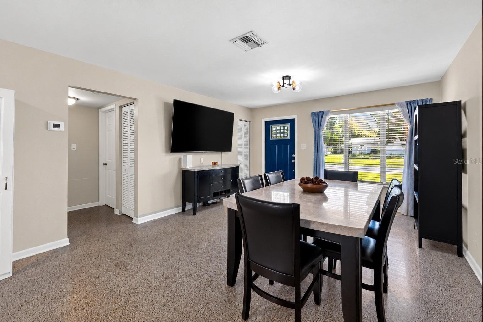 Single Family Residence at 4601 W HAWTHORNE RD, TAMPA, photo 3 of 31