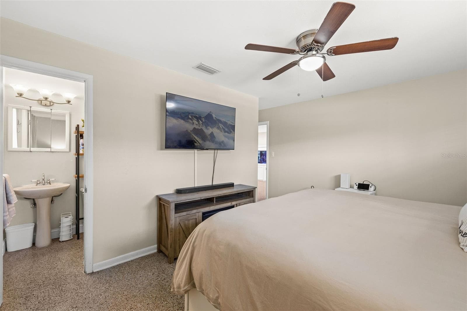 Single Family Residence at 4601 W HAWTHORNE RD, TAMPA, photo 17 of 31