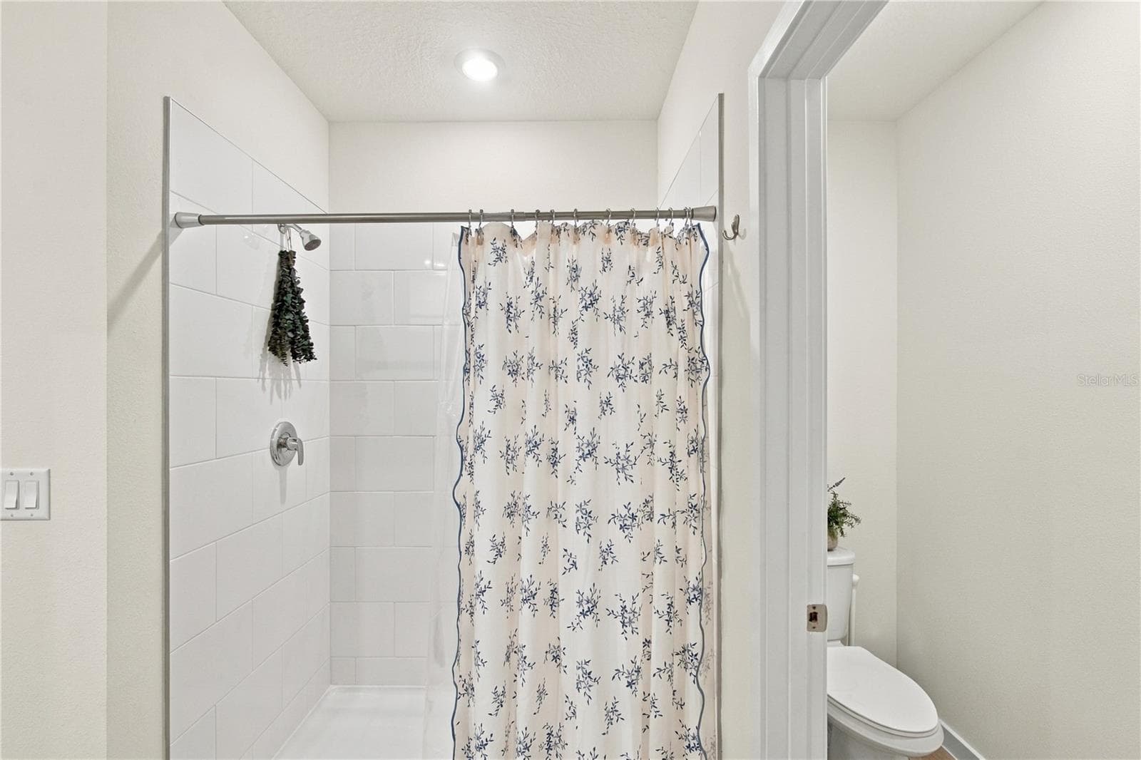 Primary Bathroom - 1132 GULL DR, APOPKA