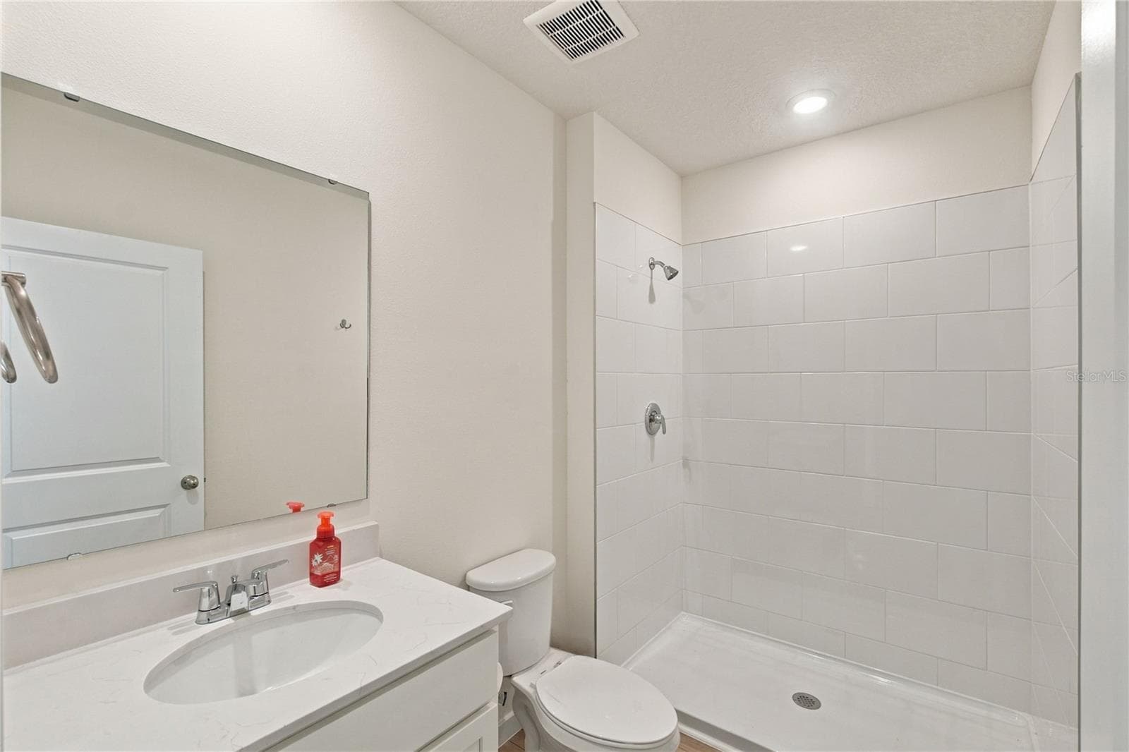 Bathroom 2/ Next Gen Suite - 1132 GULL DR, APOPKA