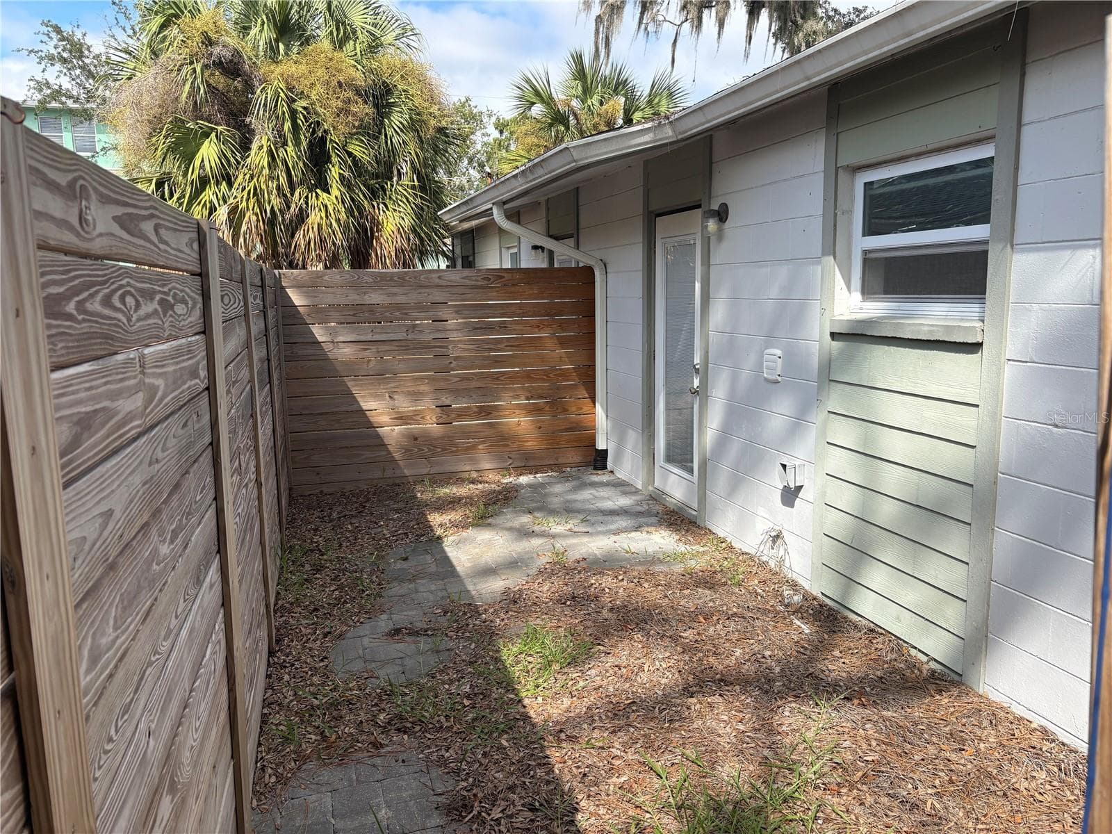 Duplex at 6812 S JUANITA ST, TAMPA, photo 3 of 9