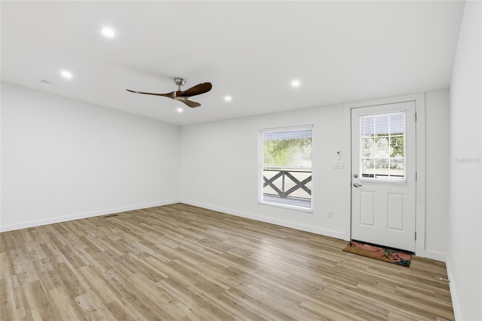 Manufactured Home at 9024 SW 104TH TER, GAINESVILLE, photo 5 of 36