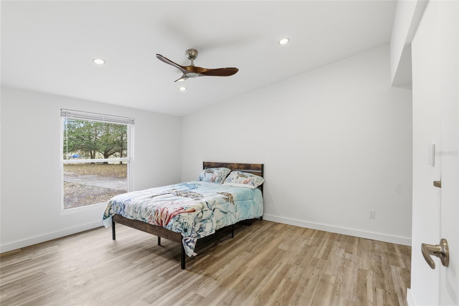 Manufactured Home at 9024 SW 104TH TER, GAINESVILLE, photo 13 of 36