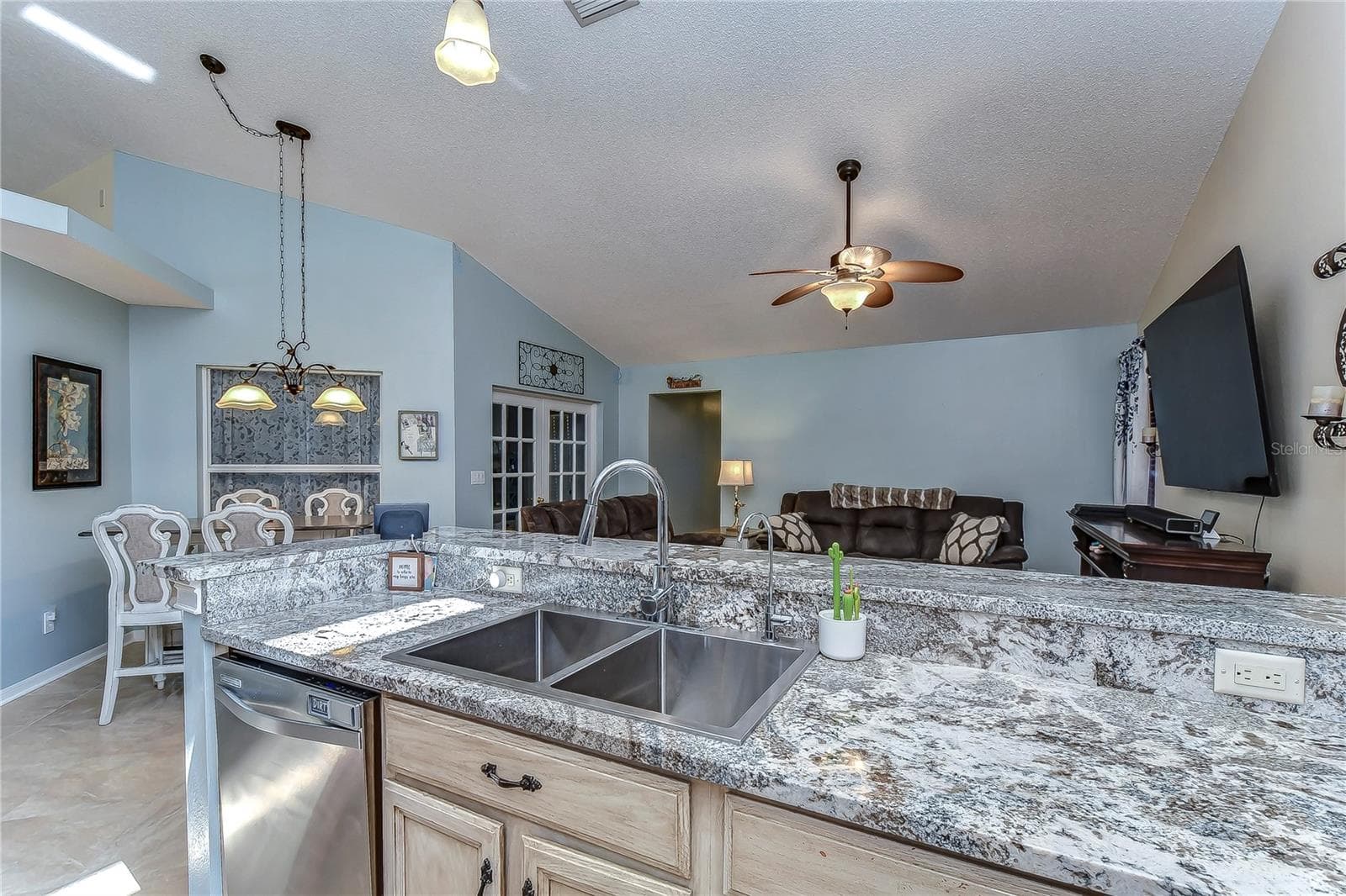 Single Family Residence at 9502 SUNNYOAK DR, RIVERVIEW, photo 13 of 57