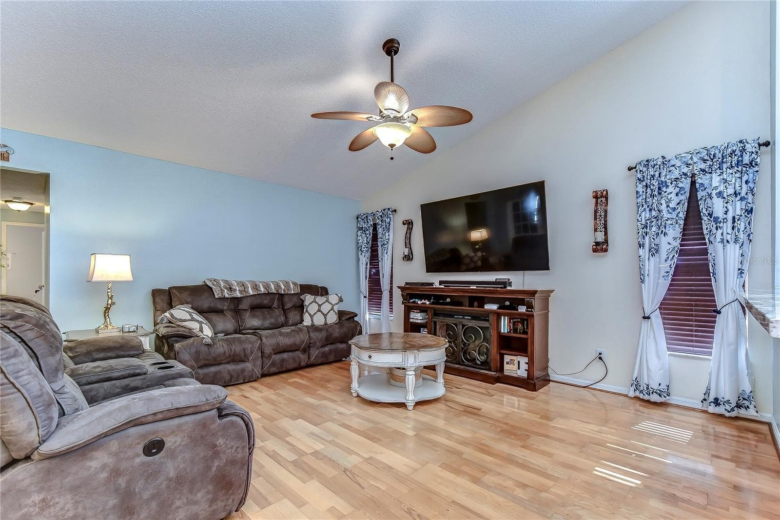 Single Family Residence at 9502 SUNNYOAK DR, RIVERVIEW, photo 16 of 57
