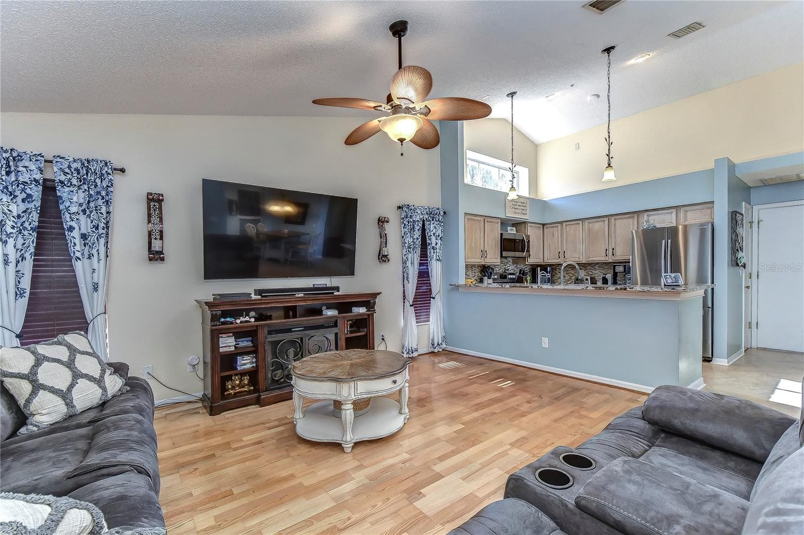 Single Family Residence at 9502 SUNNYOAK DR, RIVERVIEW, photo 18 of 57