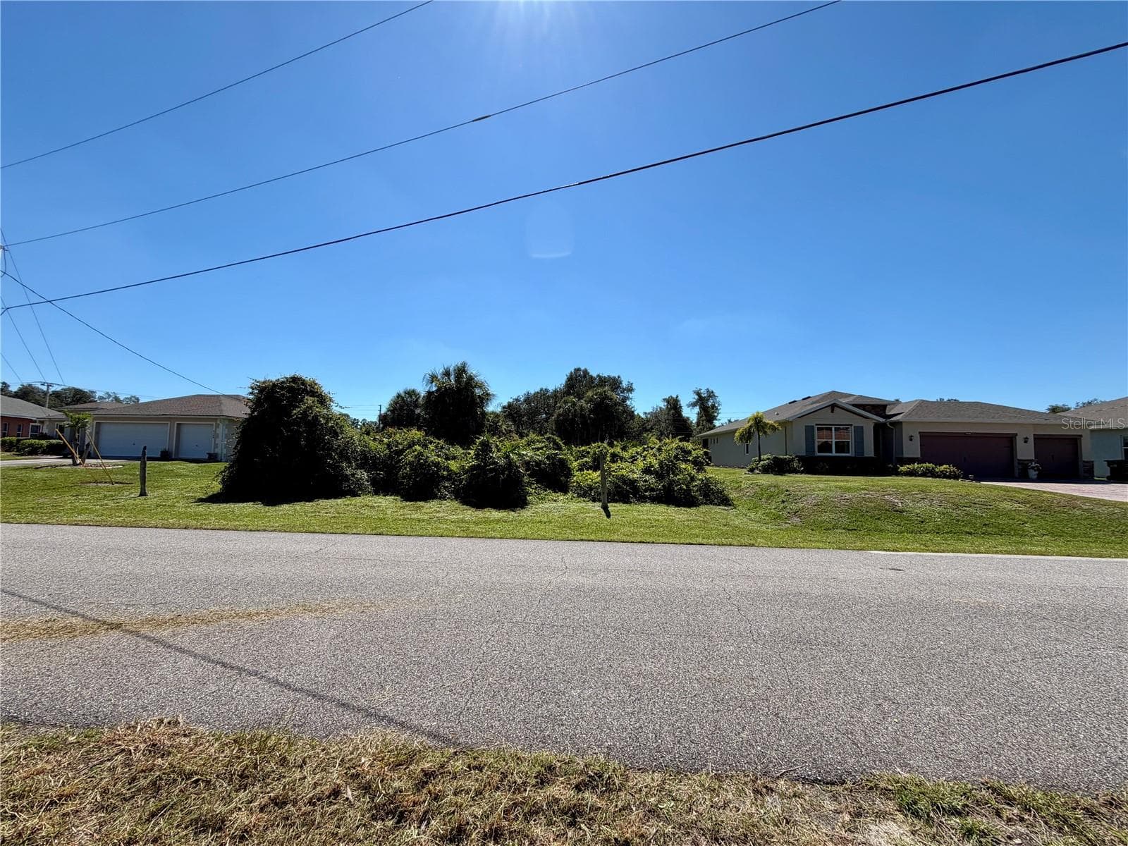 Looking across the street (east) - KIMBALL CIR, NORTH PORT