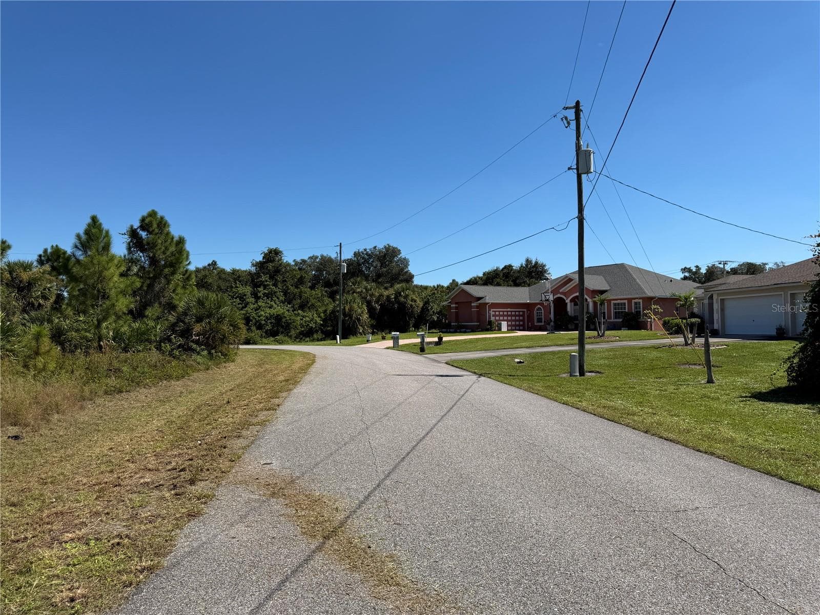 Looking north up Kimball - KIMBALL CIR, NORTH PORT