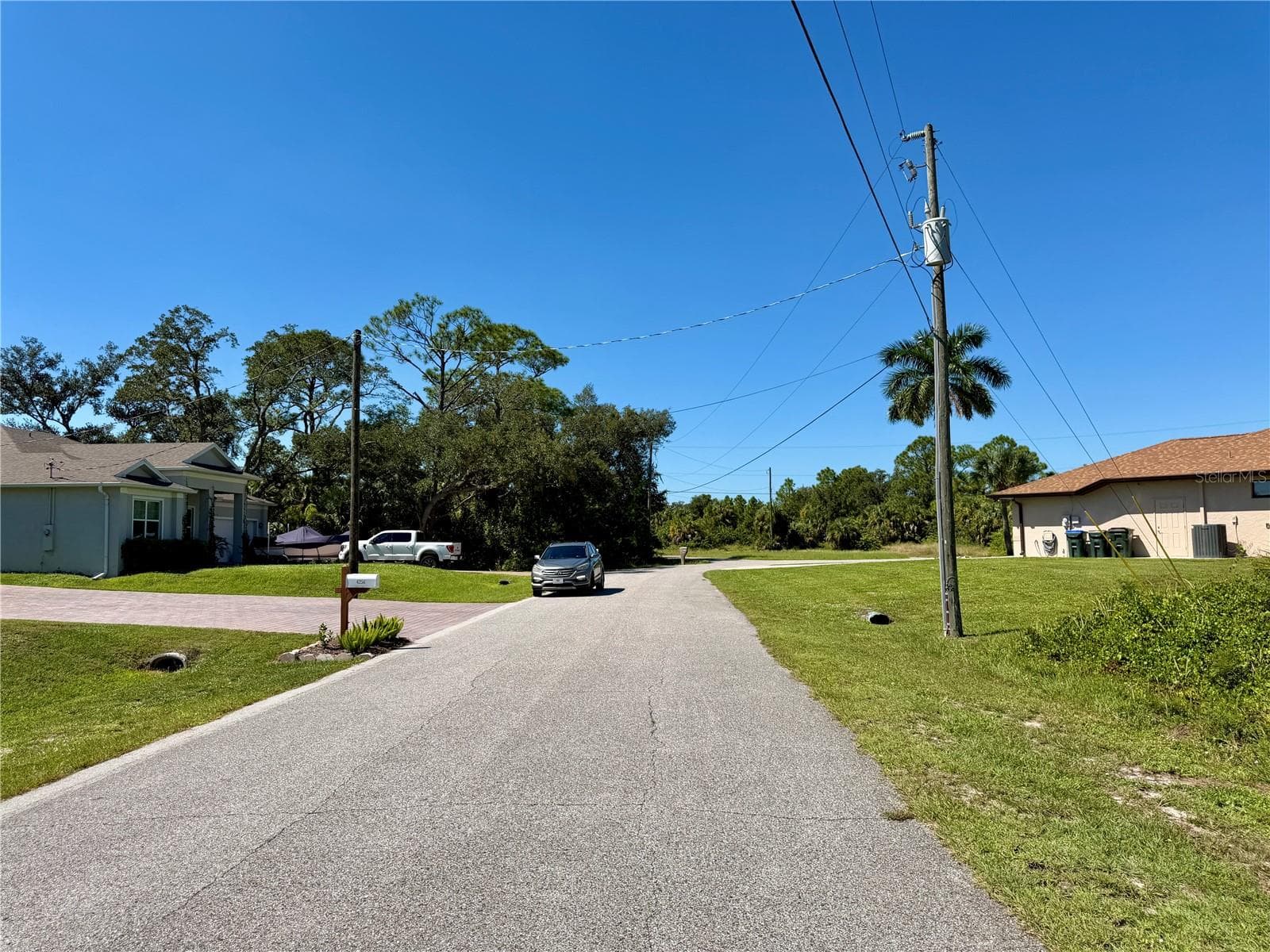 Looking south down Kimball - KIMBALL CIR, NORTH PORT