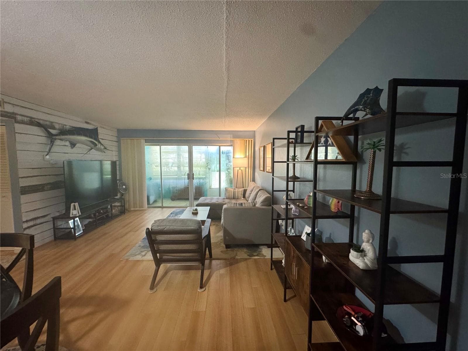 Living room - 2437 HARBOR BLVD #110, PORT CHARLOTTE