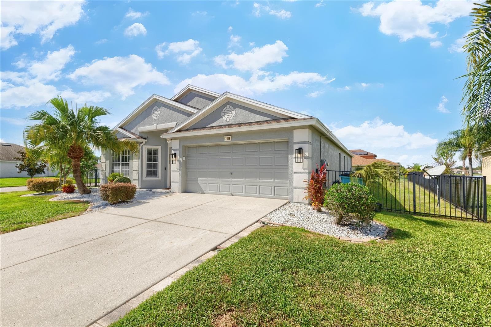 Beautiful views - 7619 CRESCENT PALM DR, WESLEY CHAPEL