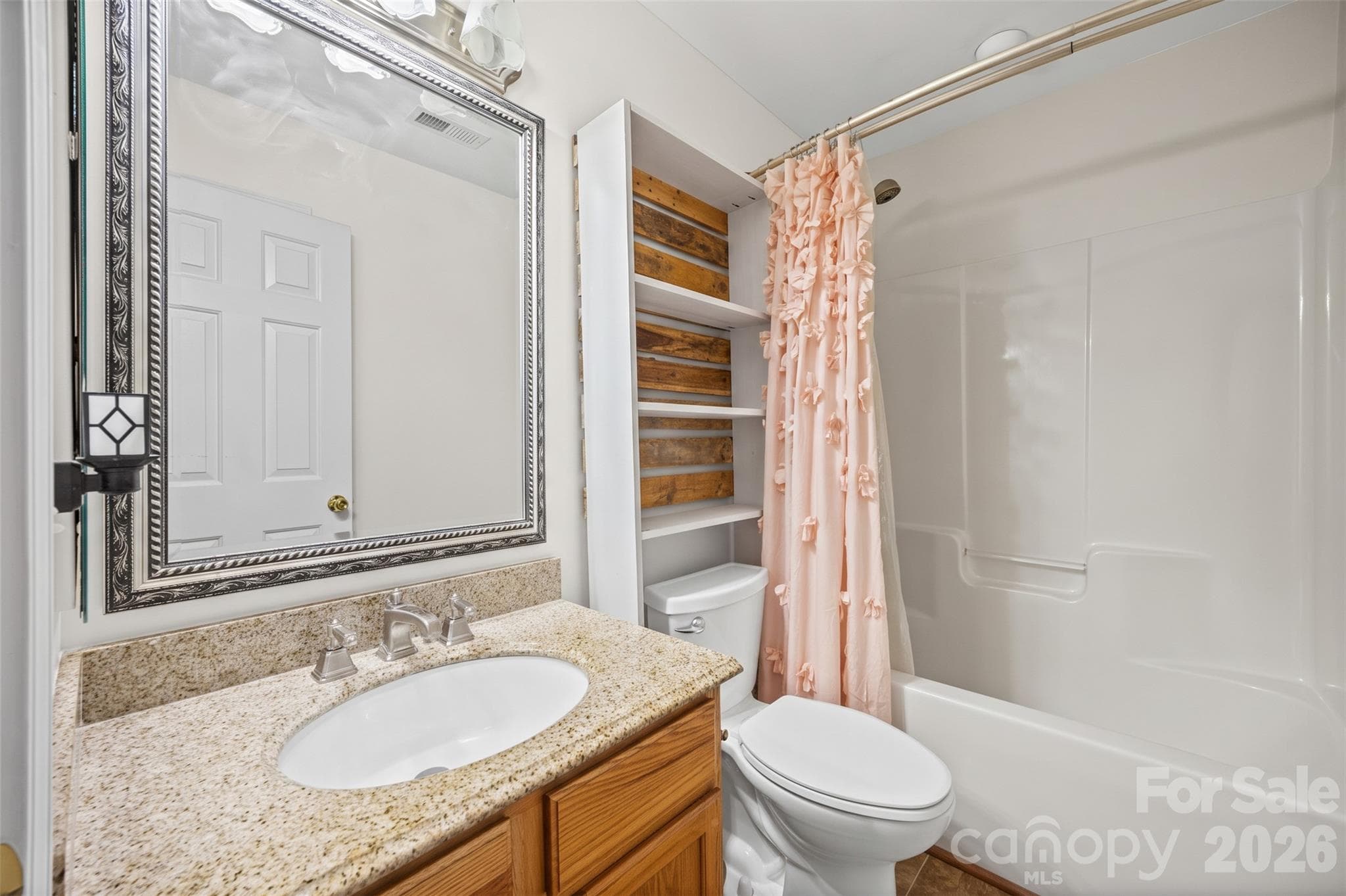 Single Family Residence at 4152 Autumn Cove Drive, Lake Wylie, photo 6 of 31