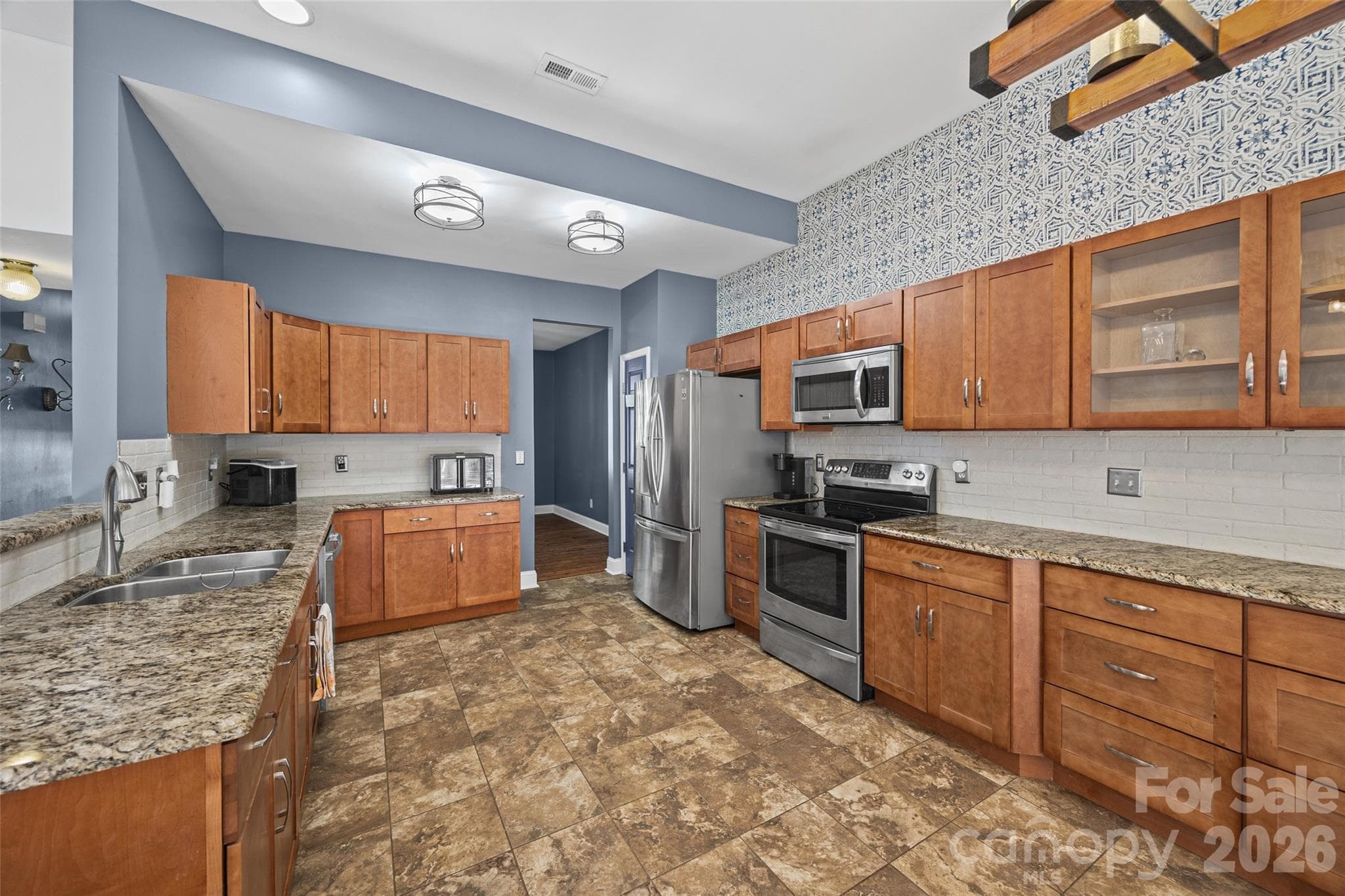 Single Family Residence at 4152 Autumn Cove Drive, Lake Wylie, photo 19 of 31